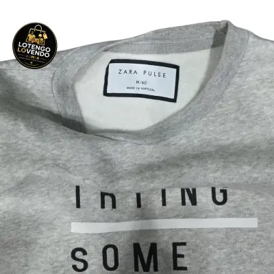 Polerón gris con estampado moderno - miniatura 2
