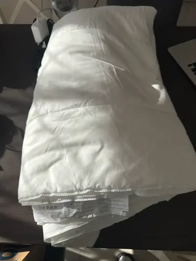 Edredón blanco acolchado IKEA - miniatura 1