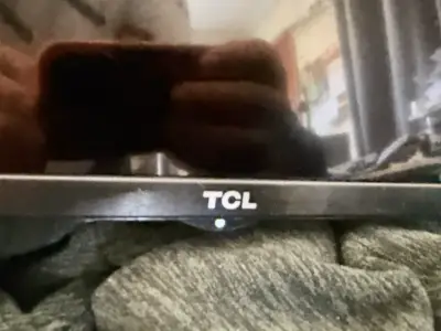 Televisor TCL pantalla plana - miniatura 3