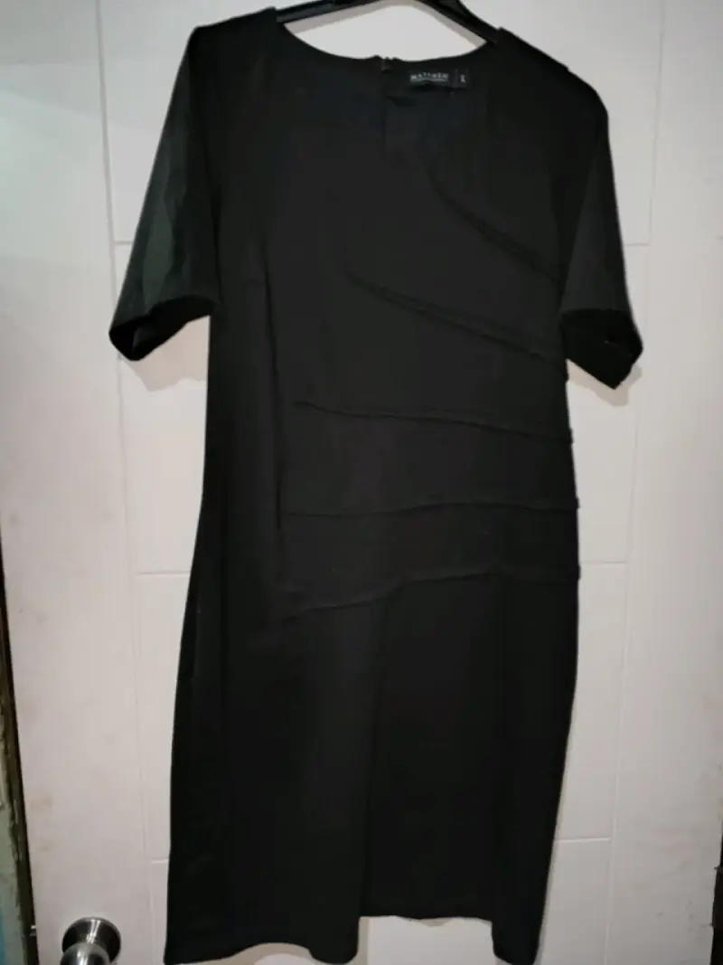 Vestido negro elegante - 3