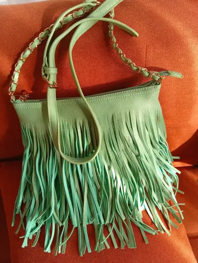 Cartera verde  menta  con flecos - miniatura 1