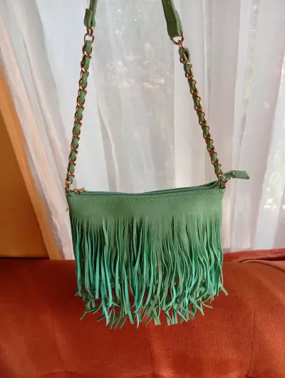 Cartera verde  menta  con flecos - miniatura 3