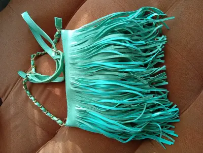 Cartera verde  menta  con flecos - miniatura 4