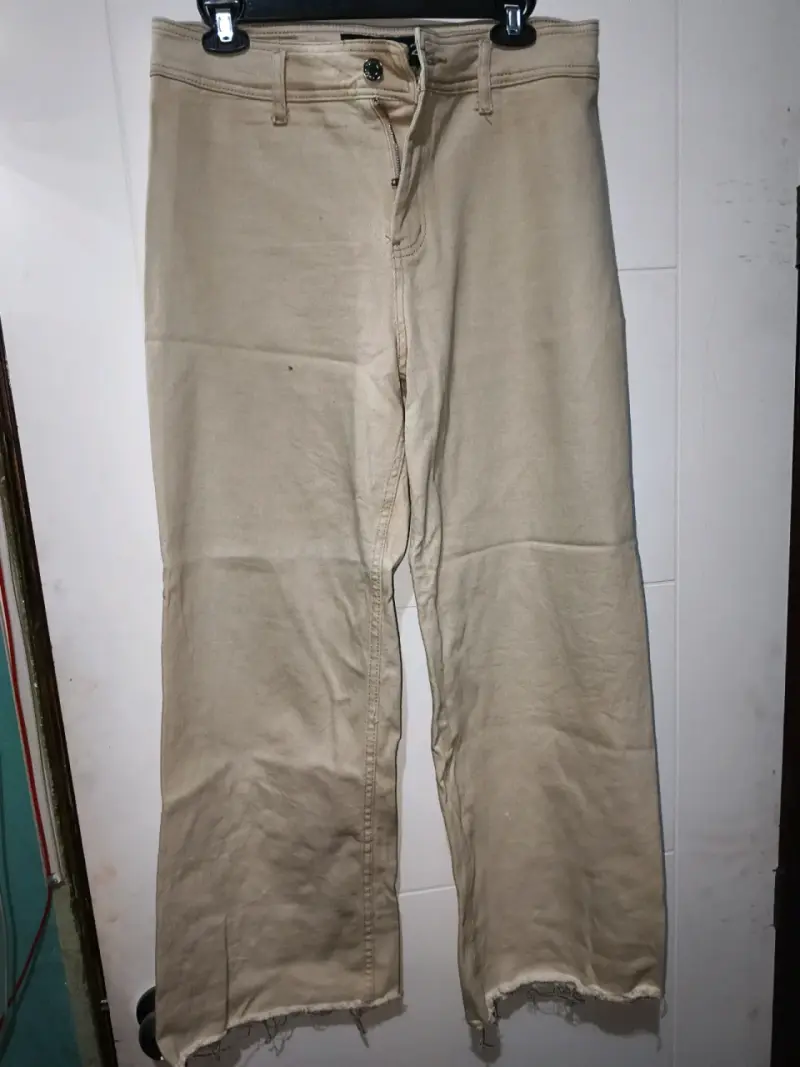 Pantalones beige con corte recto - 2