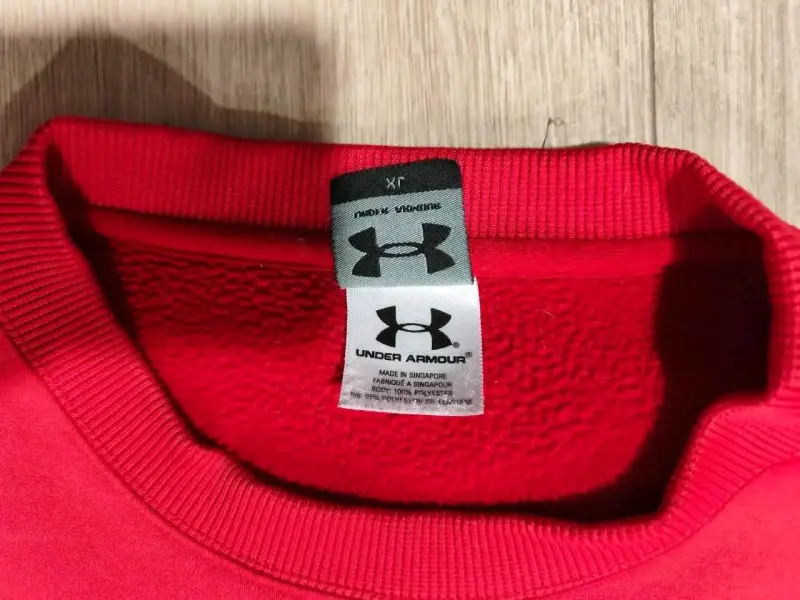 Polerón rojo Under Armour - 3