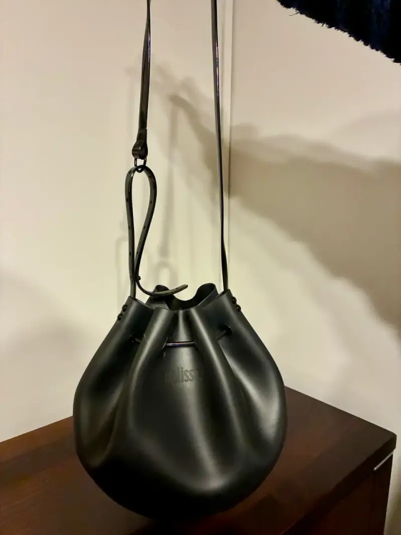 Bolso negro marca Melissa - 4