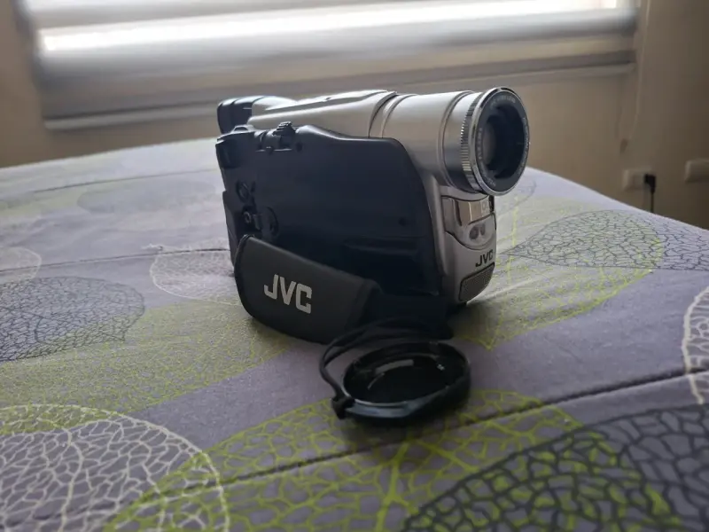 Cámara de video JVC VHS con accesorios - 3