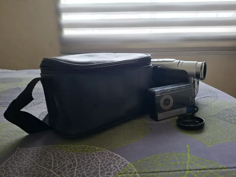 Cámara de video JVC VHS con accesorios - 5