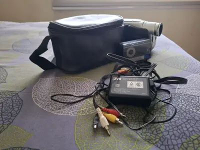 Cámara de video JVC VHS con accesorios - miniatura 6