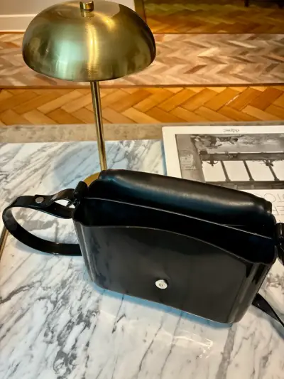 Bolso cruzado negro marca Melissa - miniatura 4