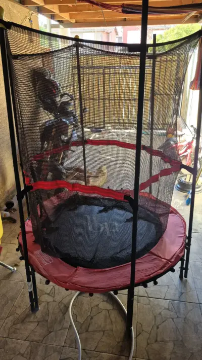 Trampolín infantil con red - miniatura 1