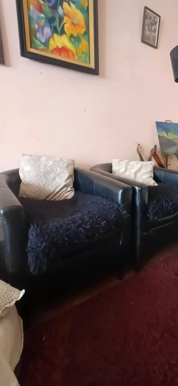 Par de sillones negros elegantes - 4