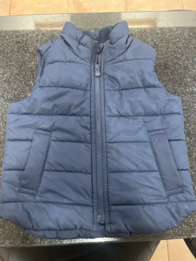 Chaqueta s/mangas GAP azul acolchado infantil - miniatura 1