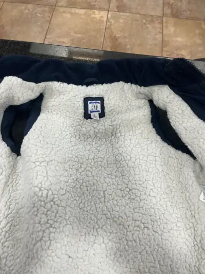 Chaqueta s/mangas GAP azul acolchado infantil - miniatura 3