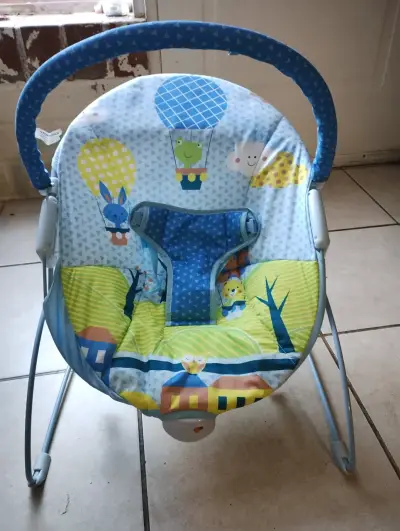 Silla mecedora para bebé - miniatura 3