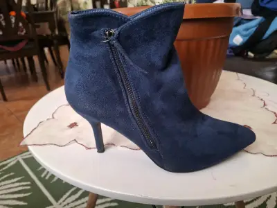 Botines de gamuza azul con tacón - miniatura 1