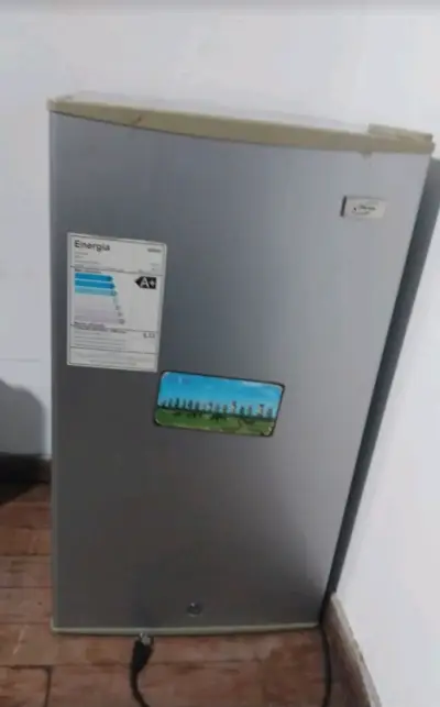 Refrigerador compacto en buen estado - miniatura 2