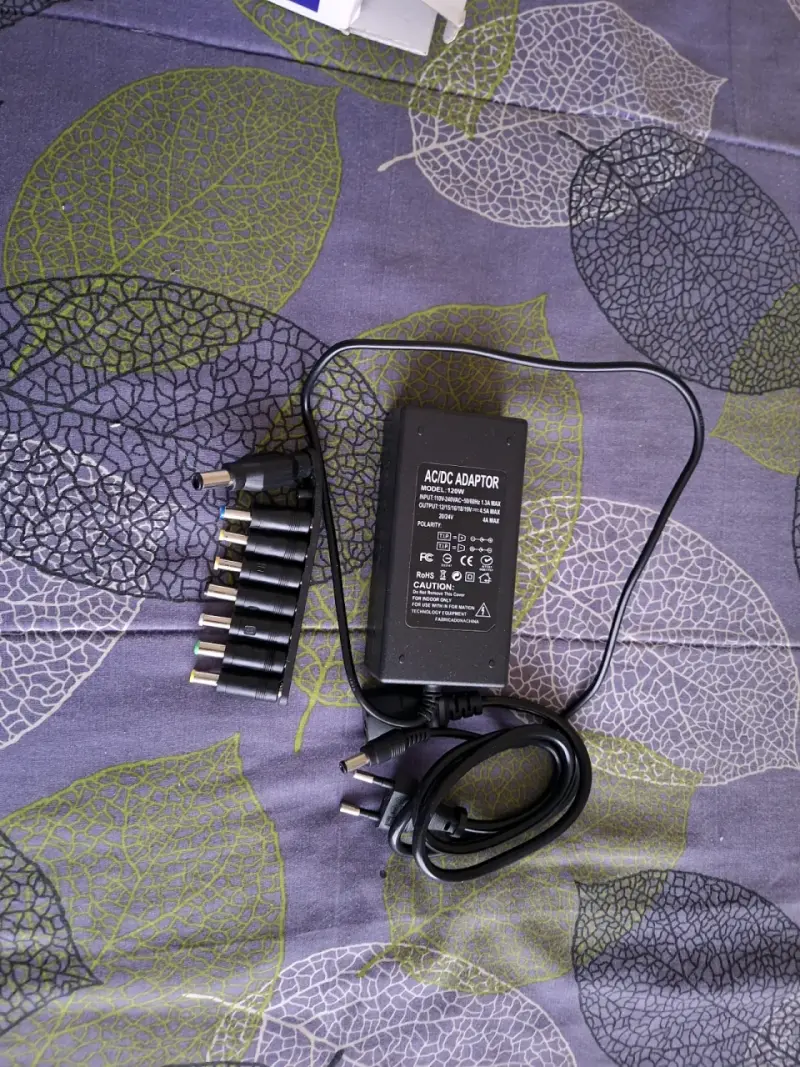 Cargador universal para notebook 120W - 2