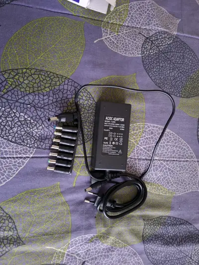 Cargador universal para notebook 120W - miniatura 2