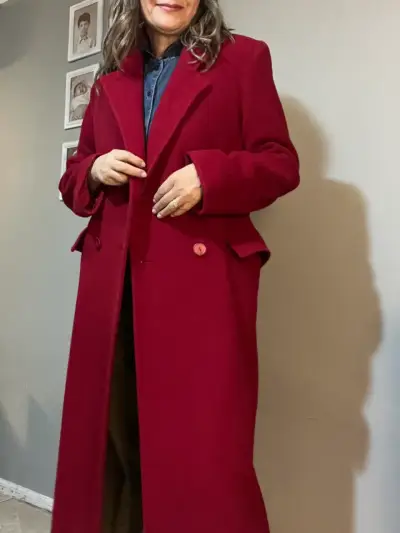 Abrigo largo rojo elegante - miniatura 2