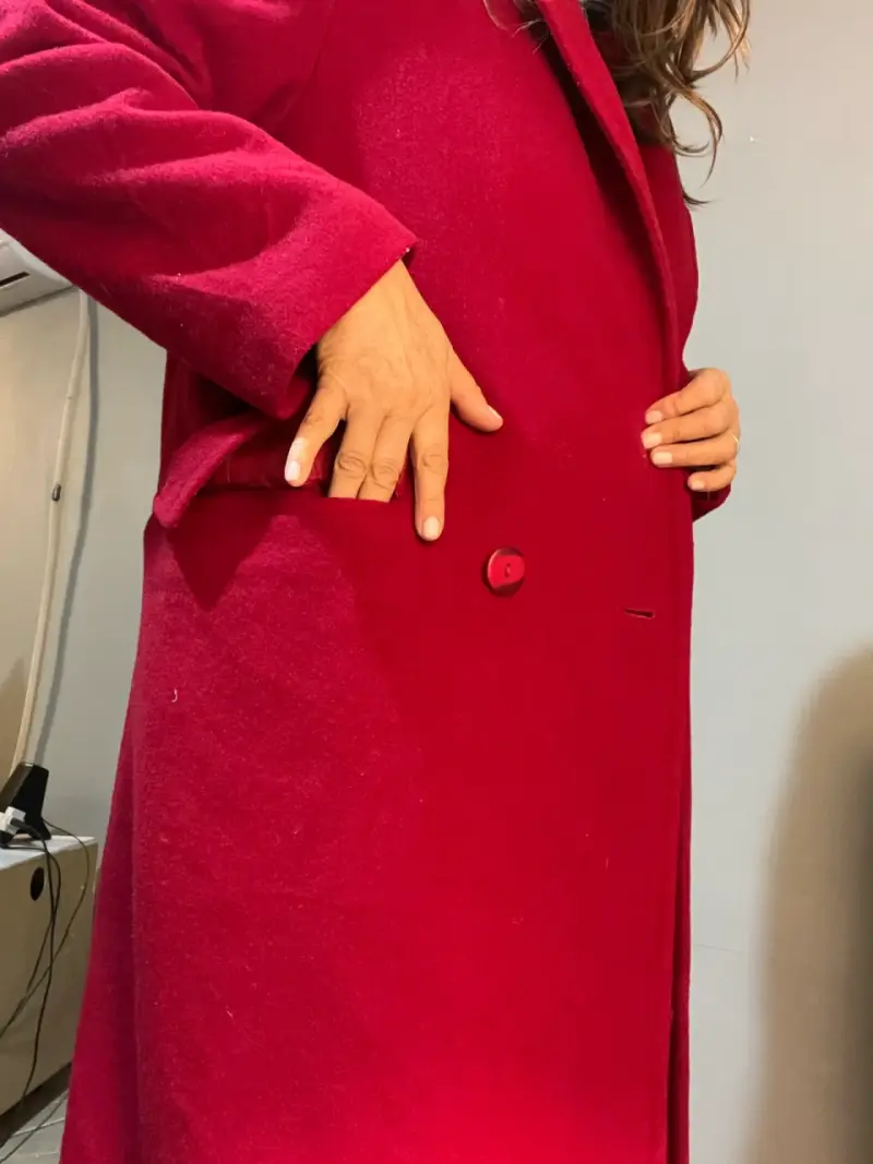 Abrigo largo rojo elegante - 4