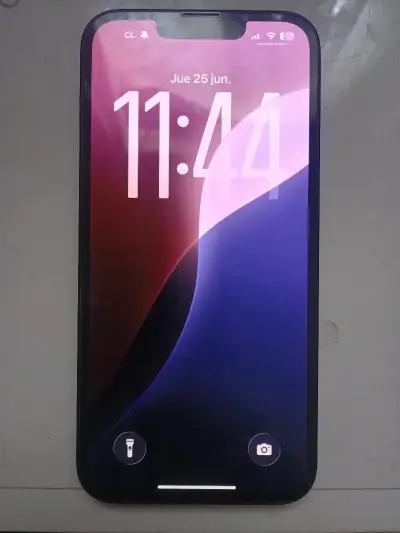 iPhone 16 e en caja - miniatura 3