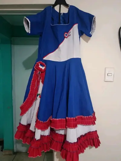 Vestido folclórico chileno azul y rojo - miniatura 1