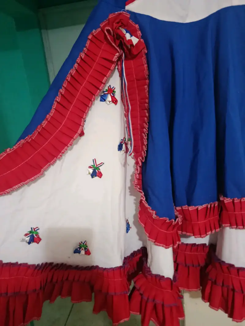 Vestido folclórico chileno azul y rojo - 2