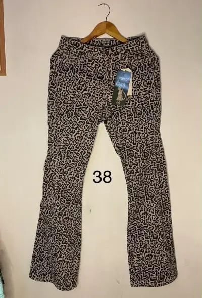 Pantalones animal print nuevos talla 38 - miniatura 1