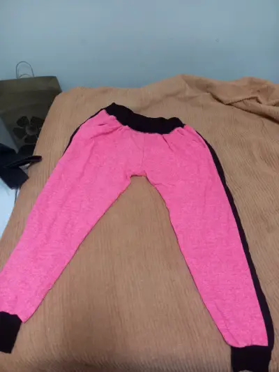 Conjunto deportivo rosado para mujer - miniatura 1