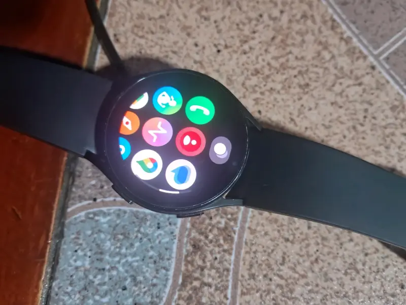 Reloj inteligente deportivo negro - 6
