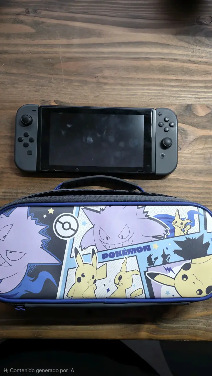 Nintendo Switch con estuche Pokémon
