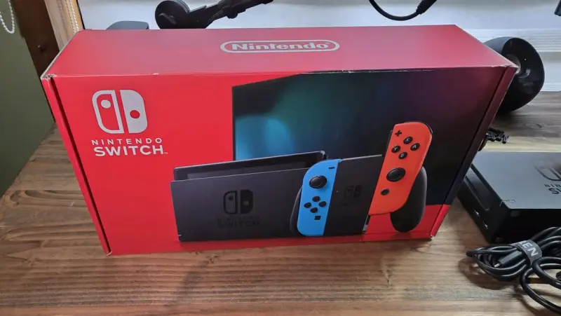 Nintendo Switch con estuche Pokémon - 3