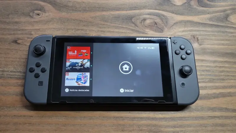 Nintendo Switch con estuche Pokémon - 4