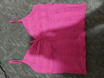 Suéter de lana rojo con cuello alto - miniatura 8