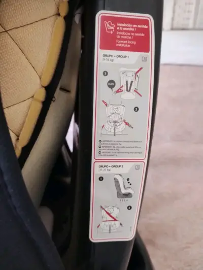 Silla de auto para bebé en buen estado - miniatura 3