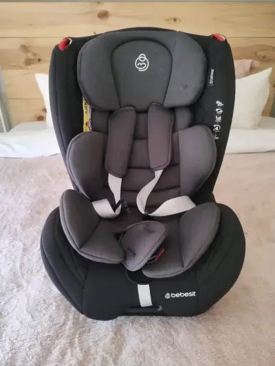 Silla de auto para bebé en buen estado - miniatura 6