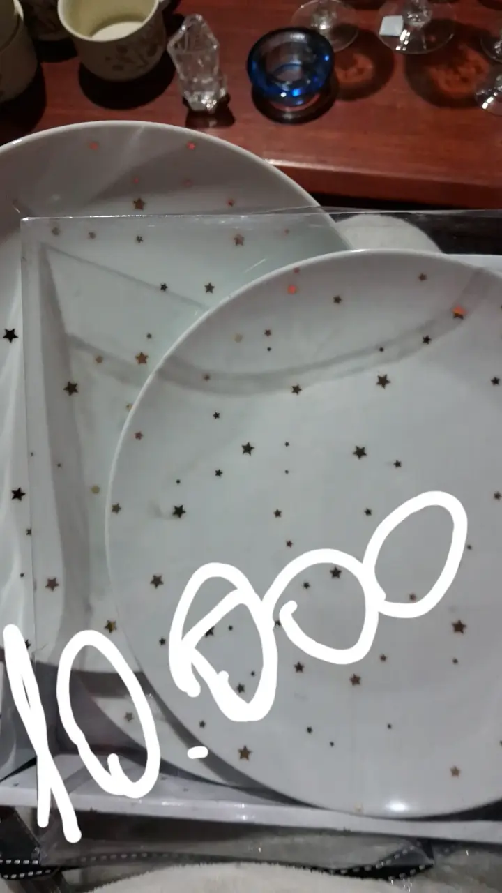 Juego de platos con diseño de estrellas - 1