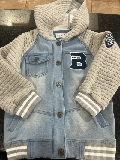 Chaqueta infantil con capucha black and blue - miniatura 1