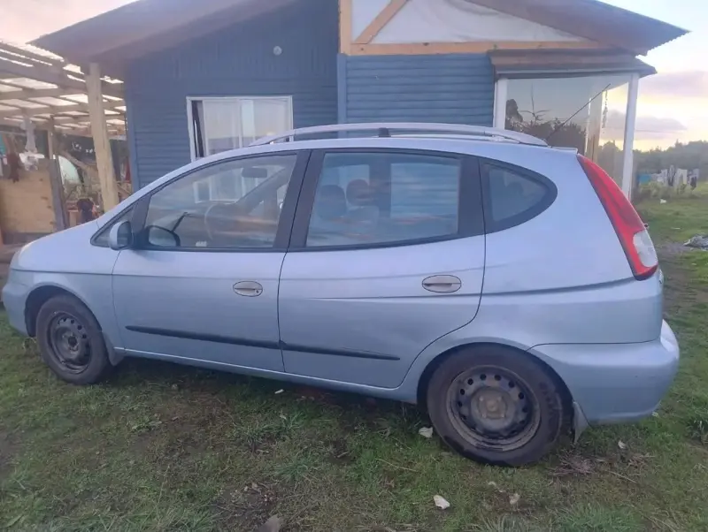 Chevrolet hatchback en buen estado - 2