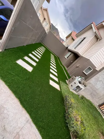 Pasto sintético ornamental y deportivo - miniatura 2