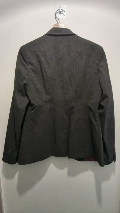 Blazer marca Basement en excelente estado - miniatura 3