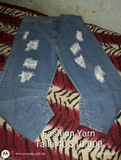 Jeans grises rotos Shein XS - miniatura 3