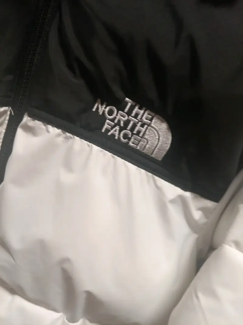 Chaqueta The North Face blanca y negra - 3