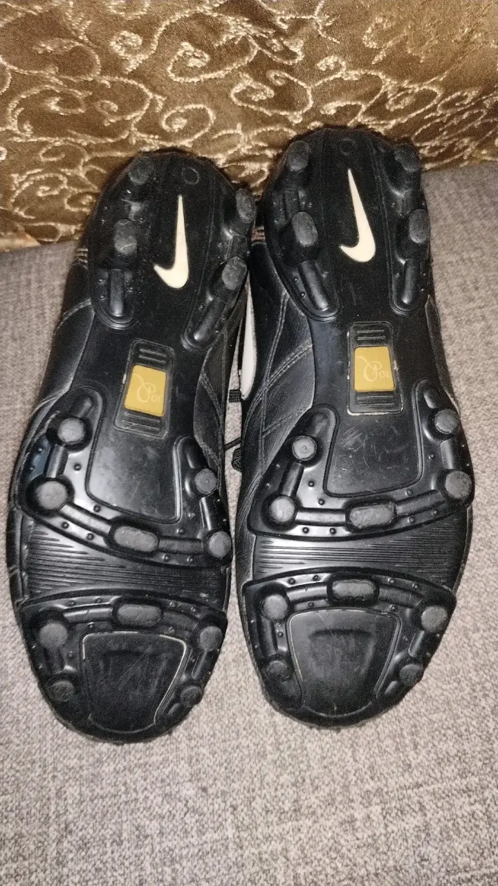 Botines de fútbol Nike negros - 3