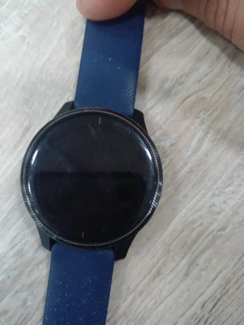 Reloj inteligente con GPS y correa azul - 6
