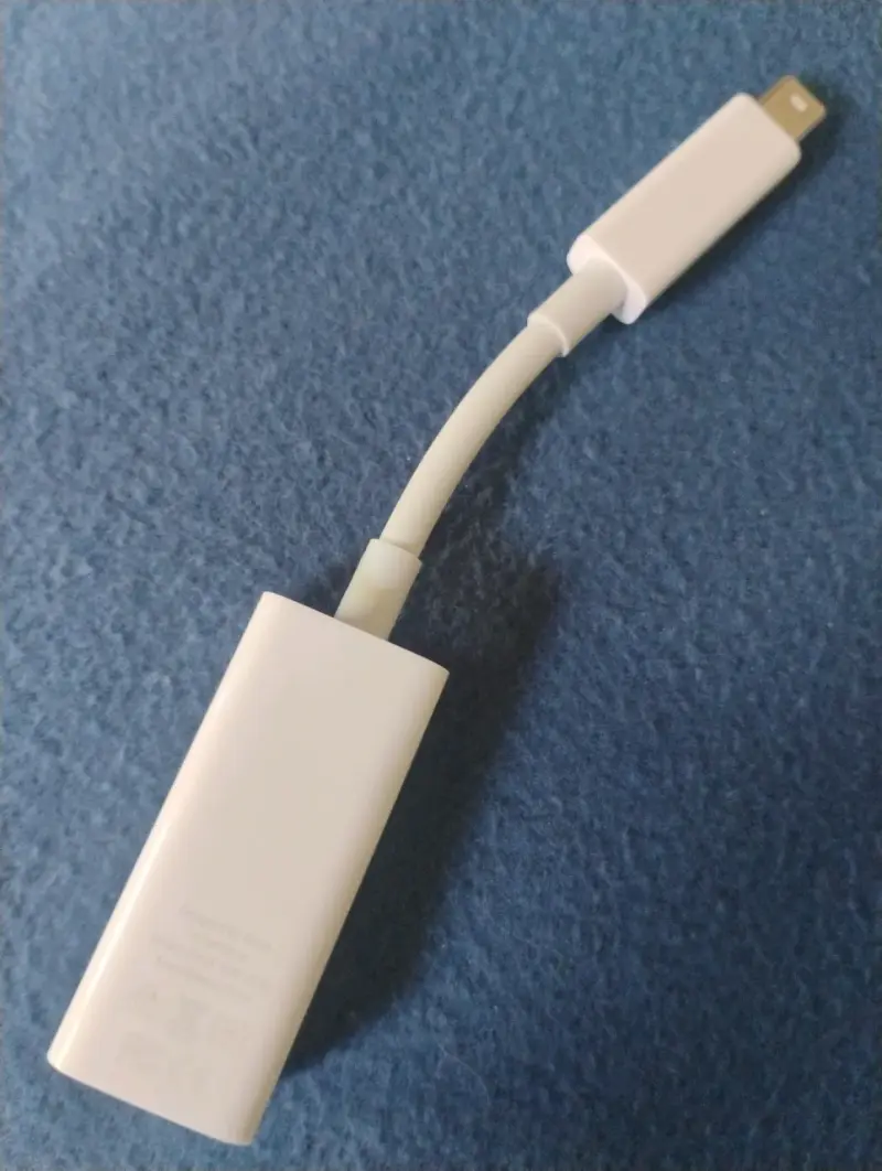 Adaptador Thunderbolt a Ethernet Gigabit Apple - 2