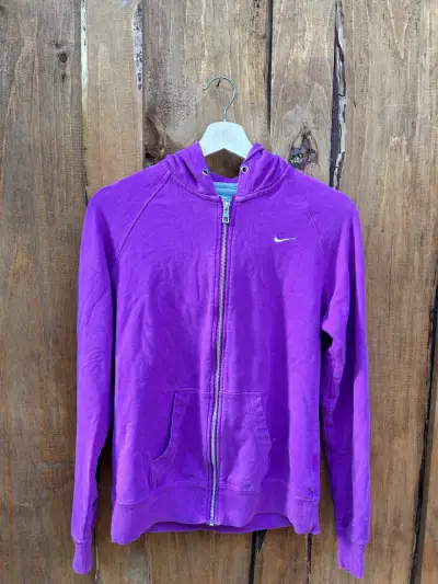 Polerón Nike morado con capucha - miniatura 1