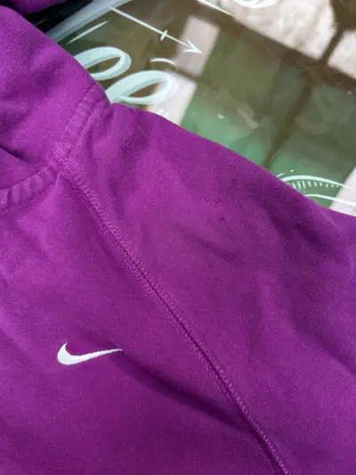 Polerón Nike morado con capucha - miniatura 4