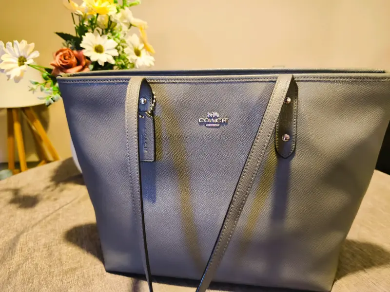 Bolso tote Coach gris elegante - 2